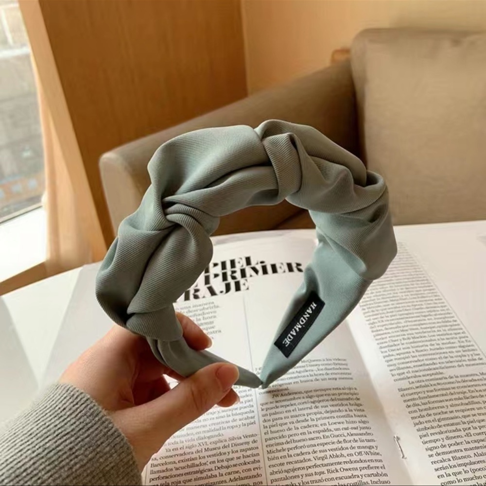 Elegant Fashion Headband NWT